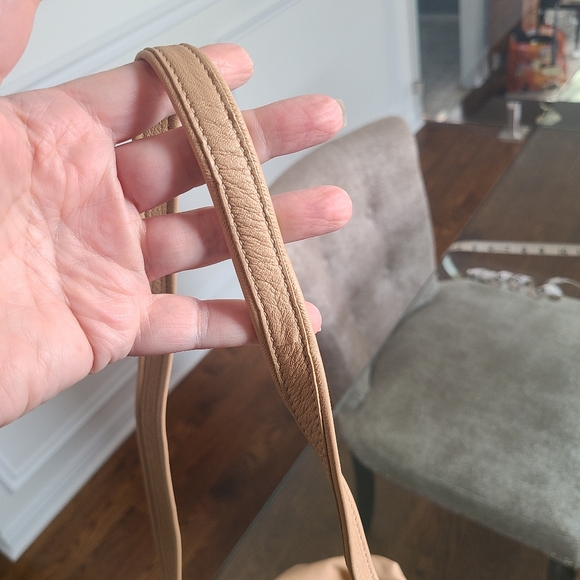 LONGCHAMP Highly Coveted Light Tan Le Pliage Bag - Picture 5 of 15